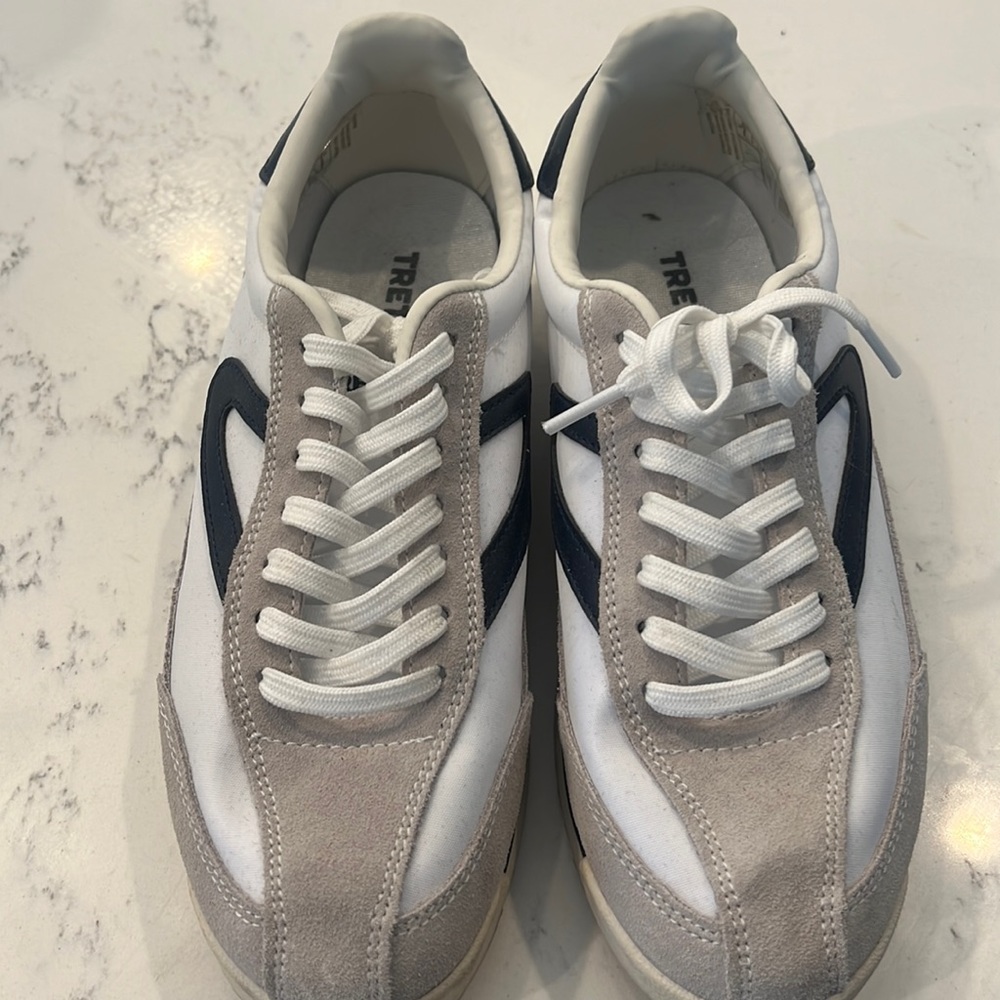 Tretorn Tennis Shoes Size 7M White w/Navy